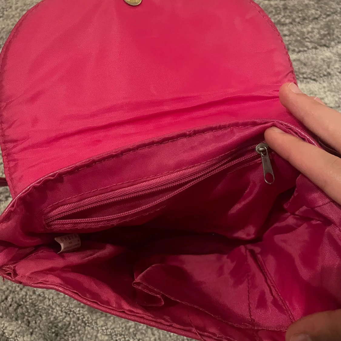 Rosa axelväska i syntet med dragkedja - 2