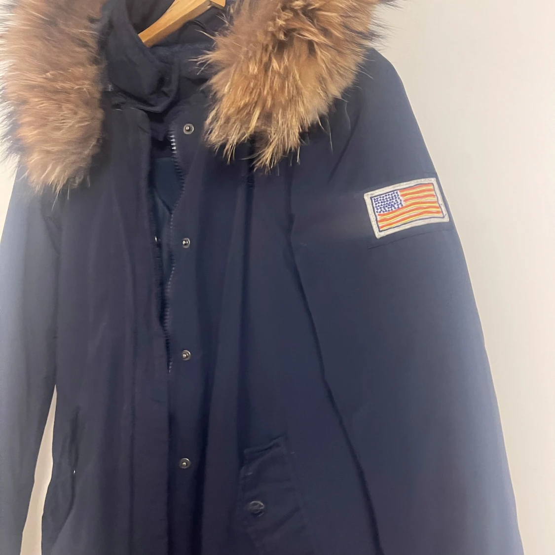 Mörkblå parkas från Svea med fuskpäls - 3