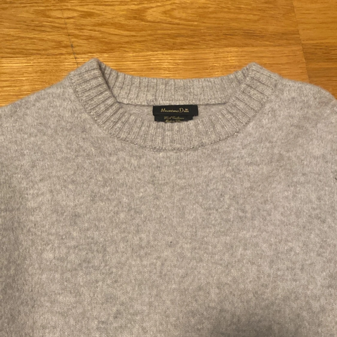 Massimo Dutti grå stickad tröja – stilren & varm - 90