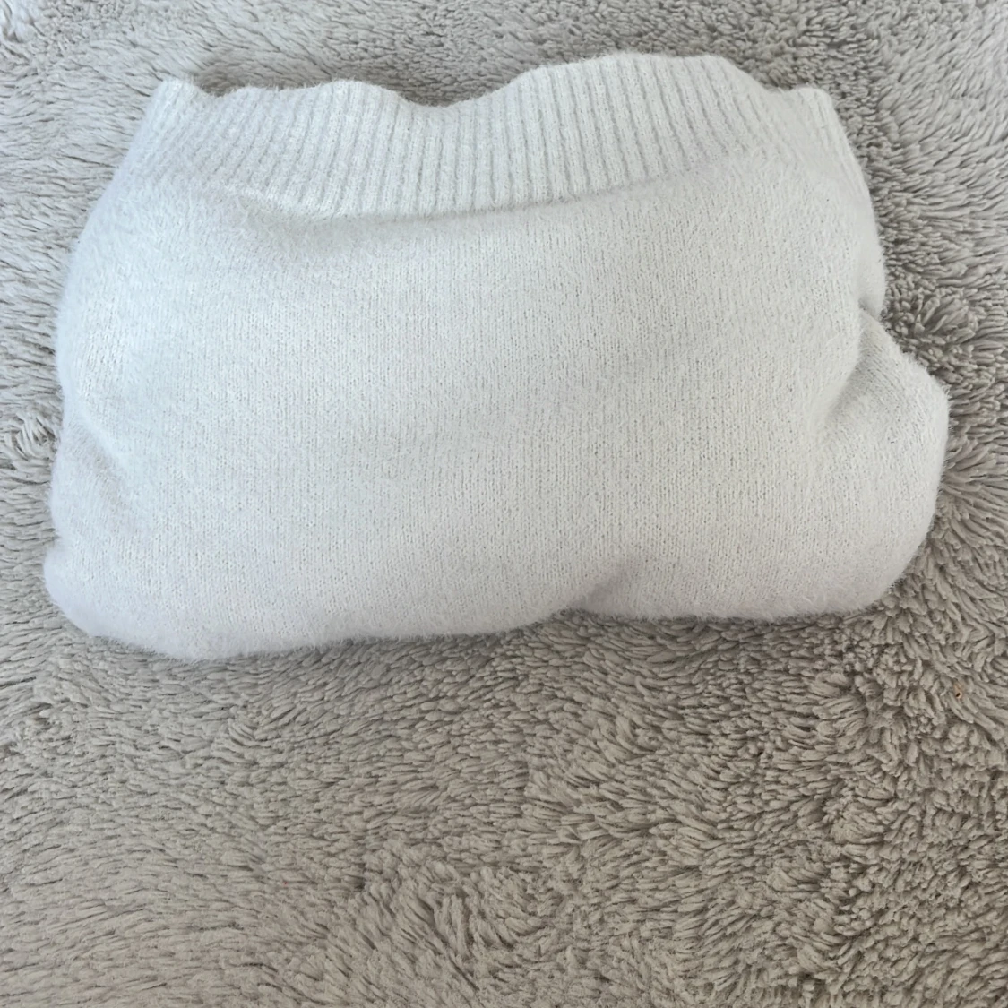 Vit stickad tröja med bred krage Lindex - 1