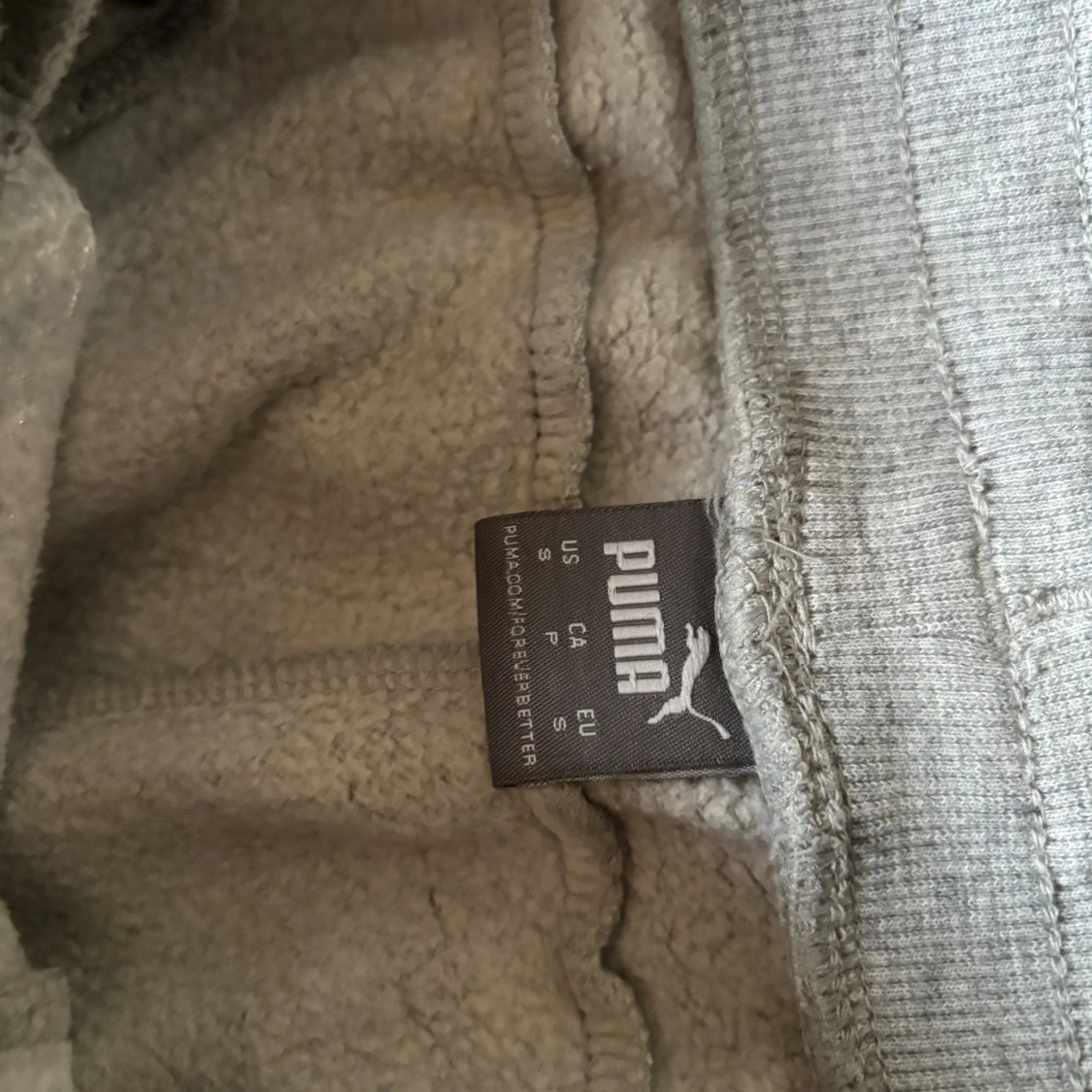 Grå mjukisbyxor från Puma - 3