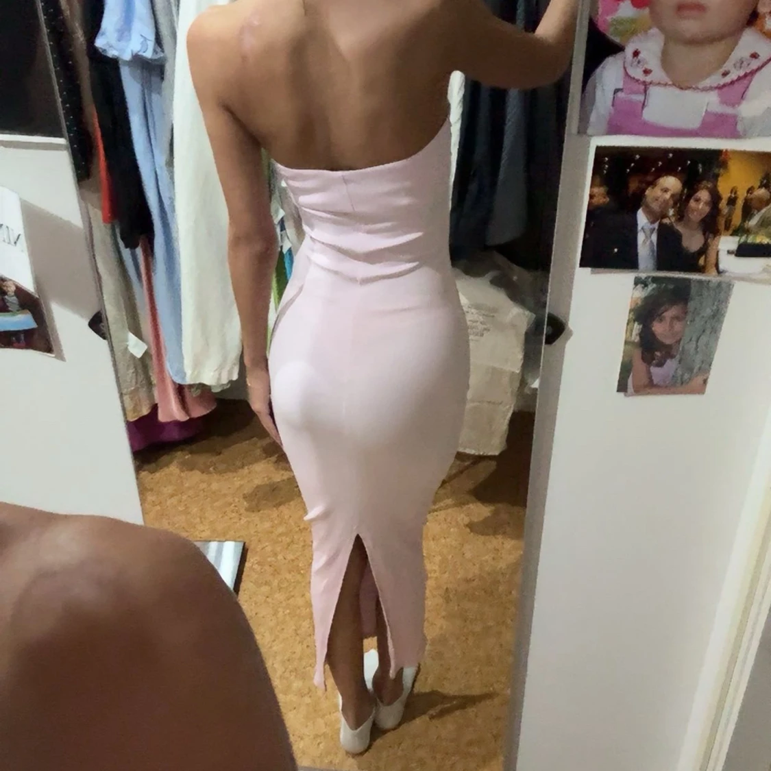 Ljusrosa axelbandslös långklänning - 1