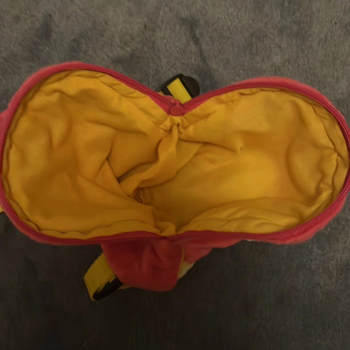 Hello Kitty rosa ryggsäck i plysch - 2