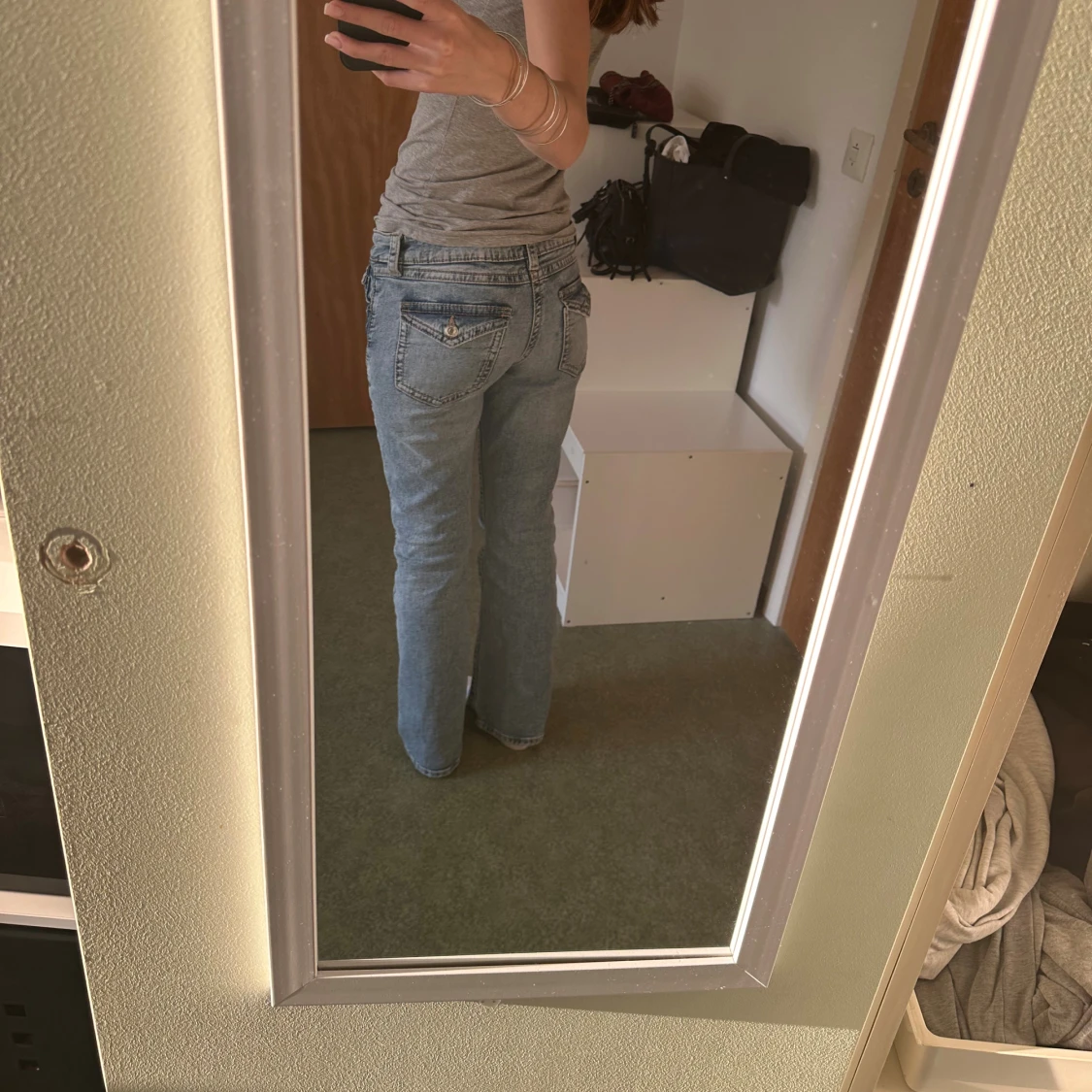 Ljusblå bootcut jeans från Gina Tricot - 2