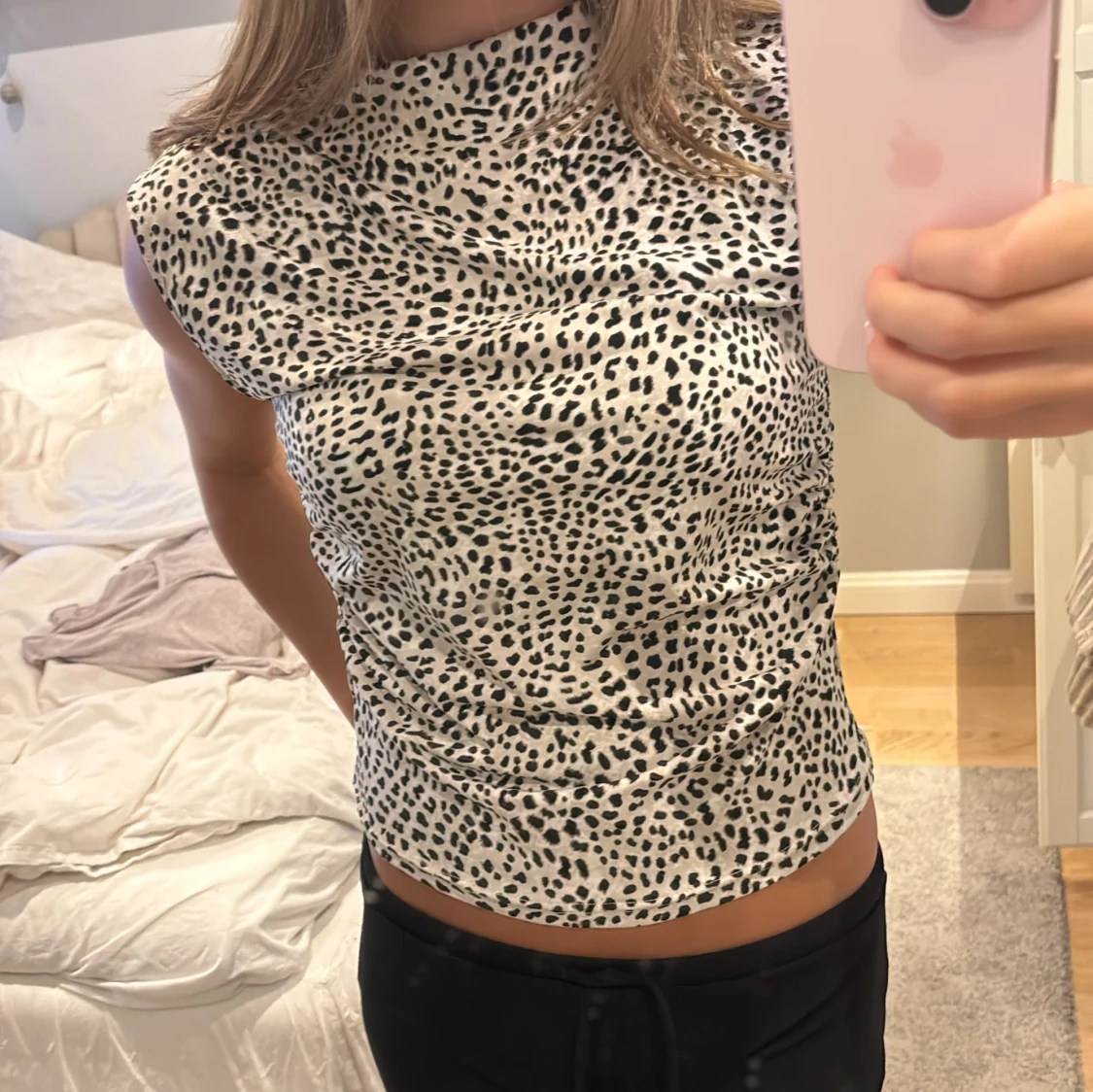 Vit leopardmönstrad ärmlös topp - 1