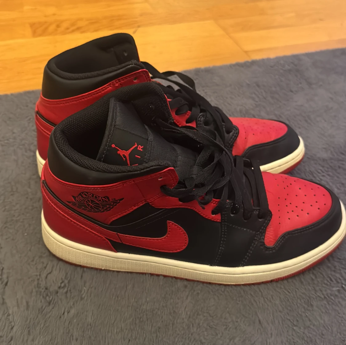 Nike Air Jordan 1 Bred Svart/Röd - 1