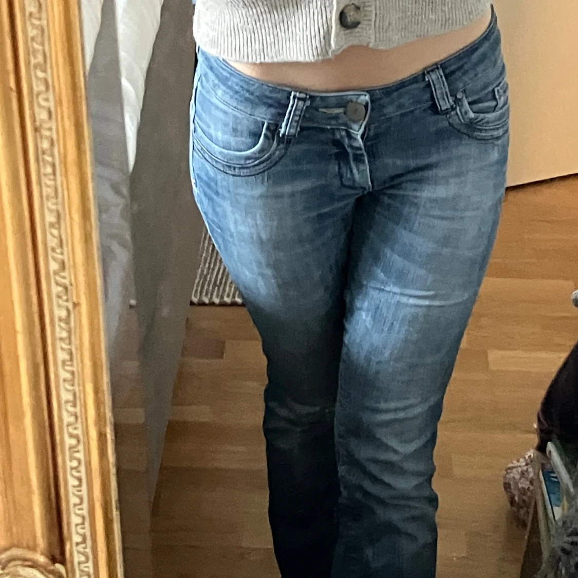 Lågmidjade blå bootcutjeans - 3