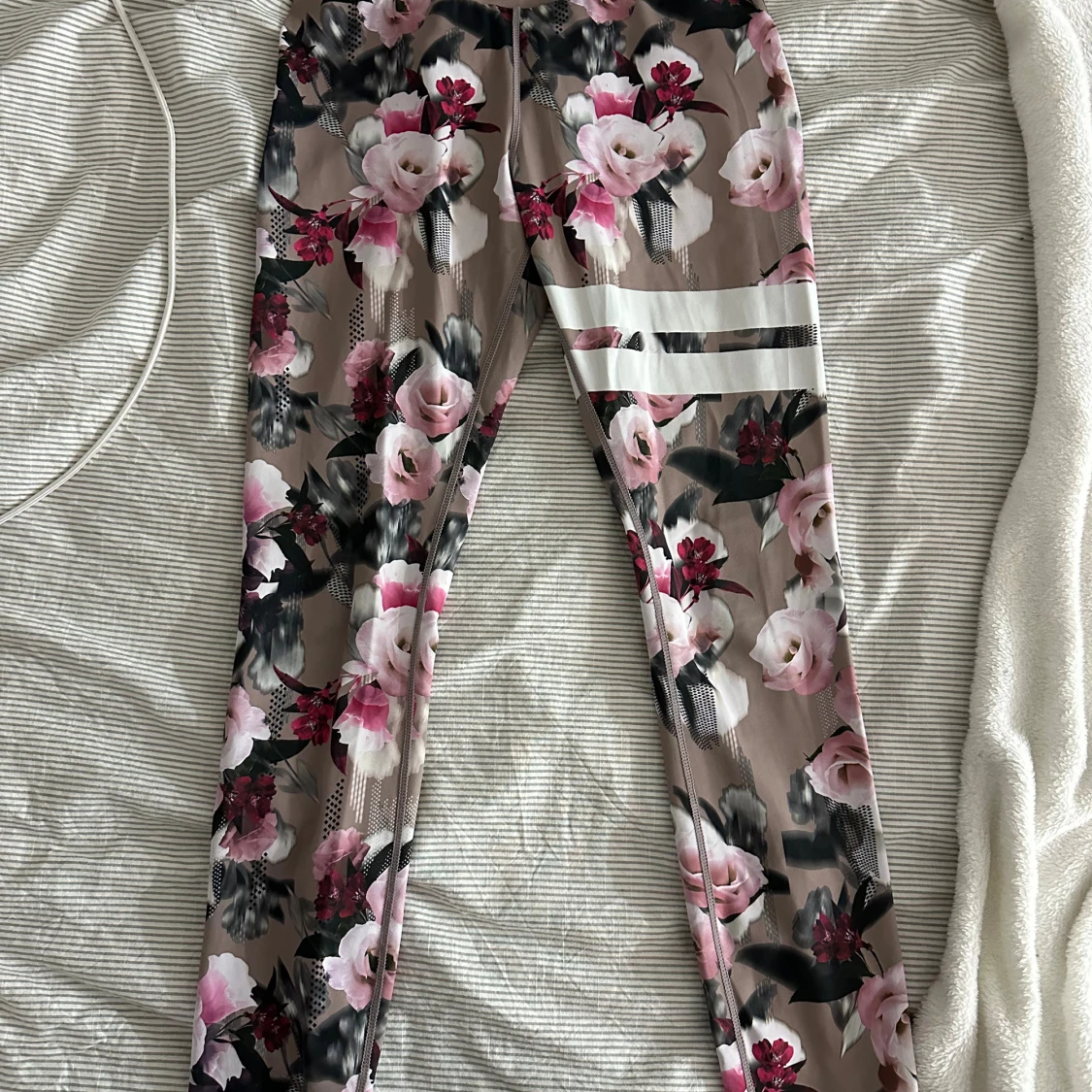 Blommiga leggings från Stronger S - 1