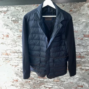 Jacka - Snygg höst jacka som är oanvänd och i bra skick, skriv för fler bilder.