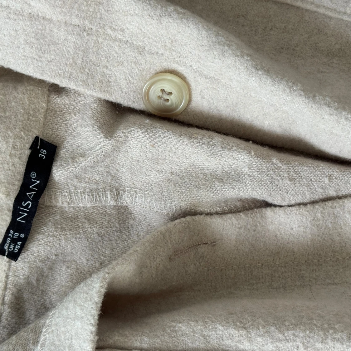 Beige overshirt från Nisan, strl 38 - 2