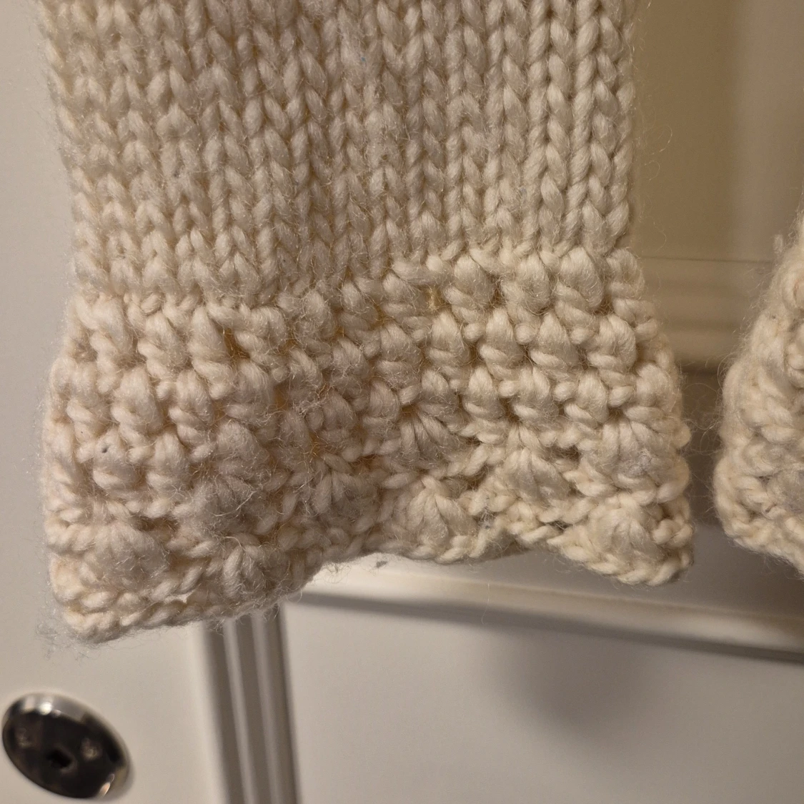 Vit stickad kofta med huva från H&M i ull - 3