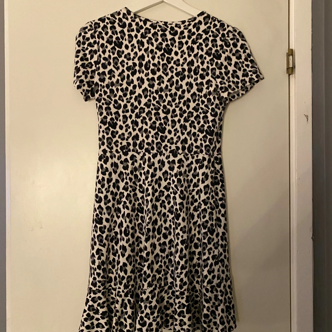 Leopardmönstrad omlottklänning H&M - 1