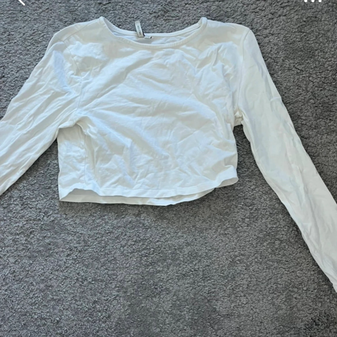 Vit croppad långärmad topp