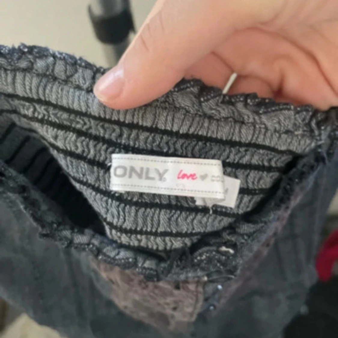 Svart kortklänning med spets från ONLY - 3