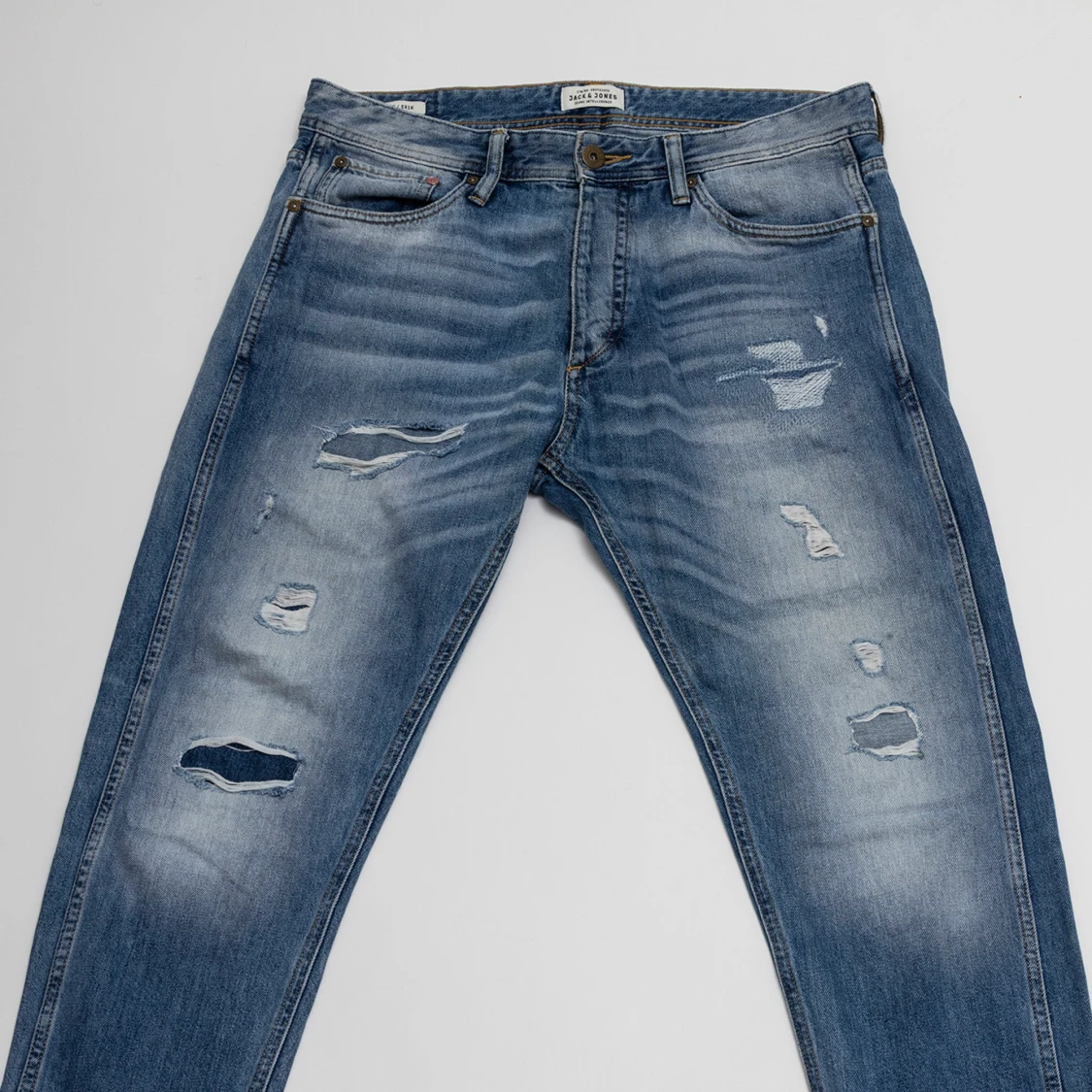 Jack and Jones jeans med slitningar 