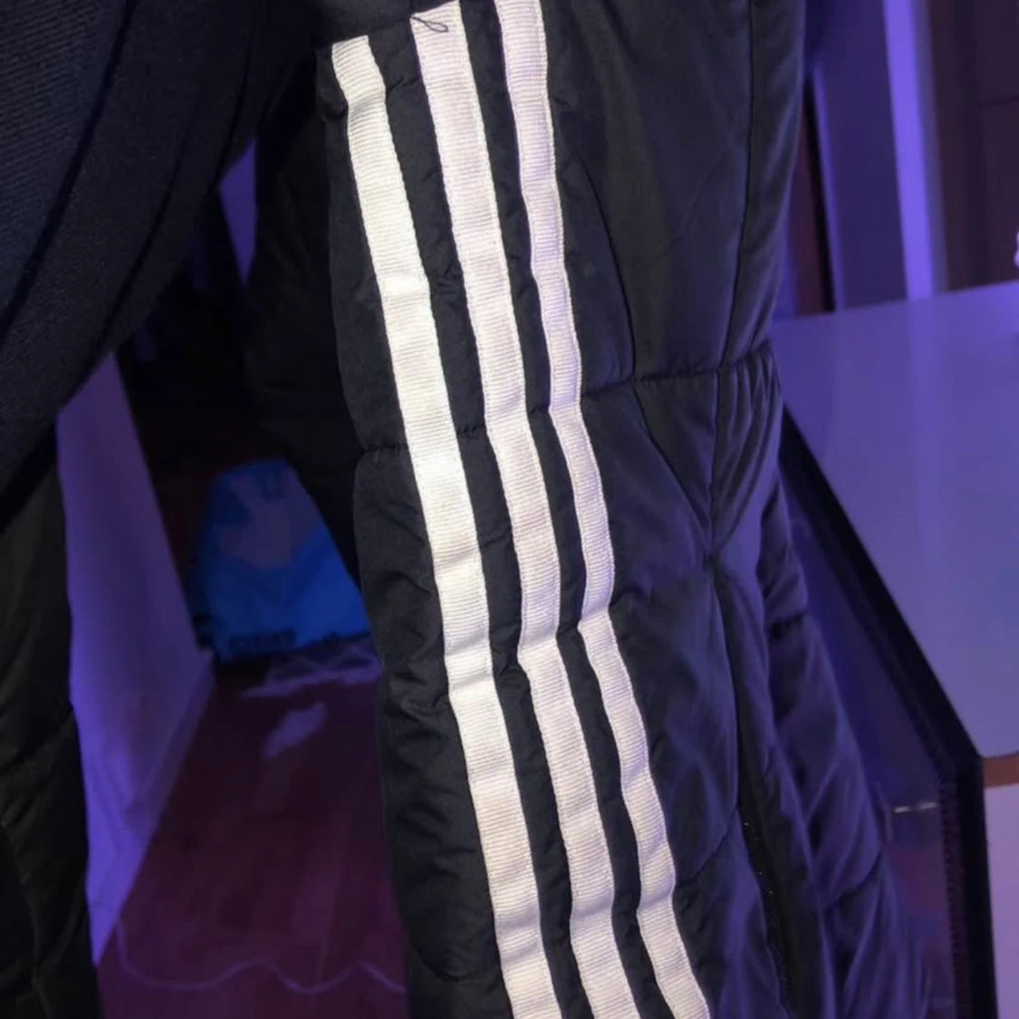 Svart pufferjacka från Adidas - 3