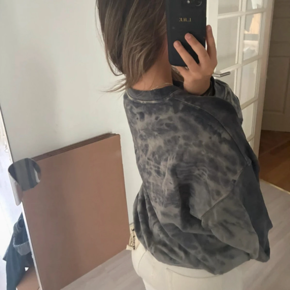 Grå tie-dye sweatshirt från Pull&Bear - 1