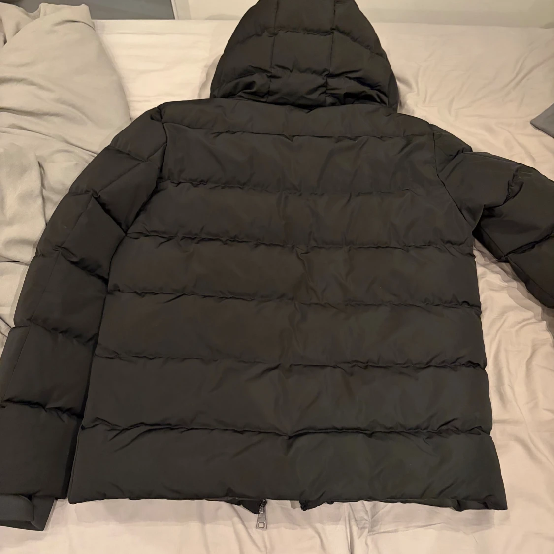 Svart pufferjacka Tommy Jeans M - 1