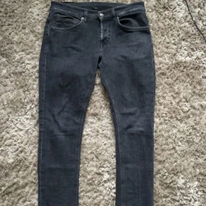 dondup jeans - Tja säljer dessa schyssta och nya dondup jeansen i storlek 31, nypris 3000 säljs för endast 699! skriv om du har någon fråga// armadiosell 
