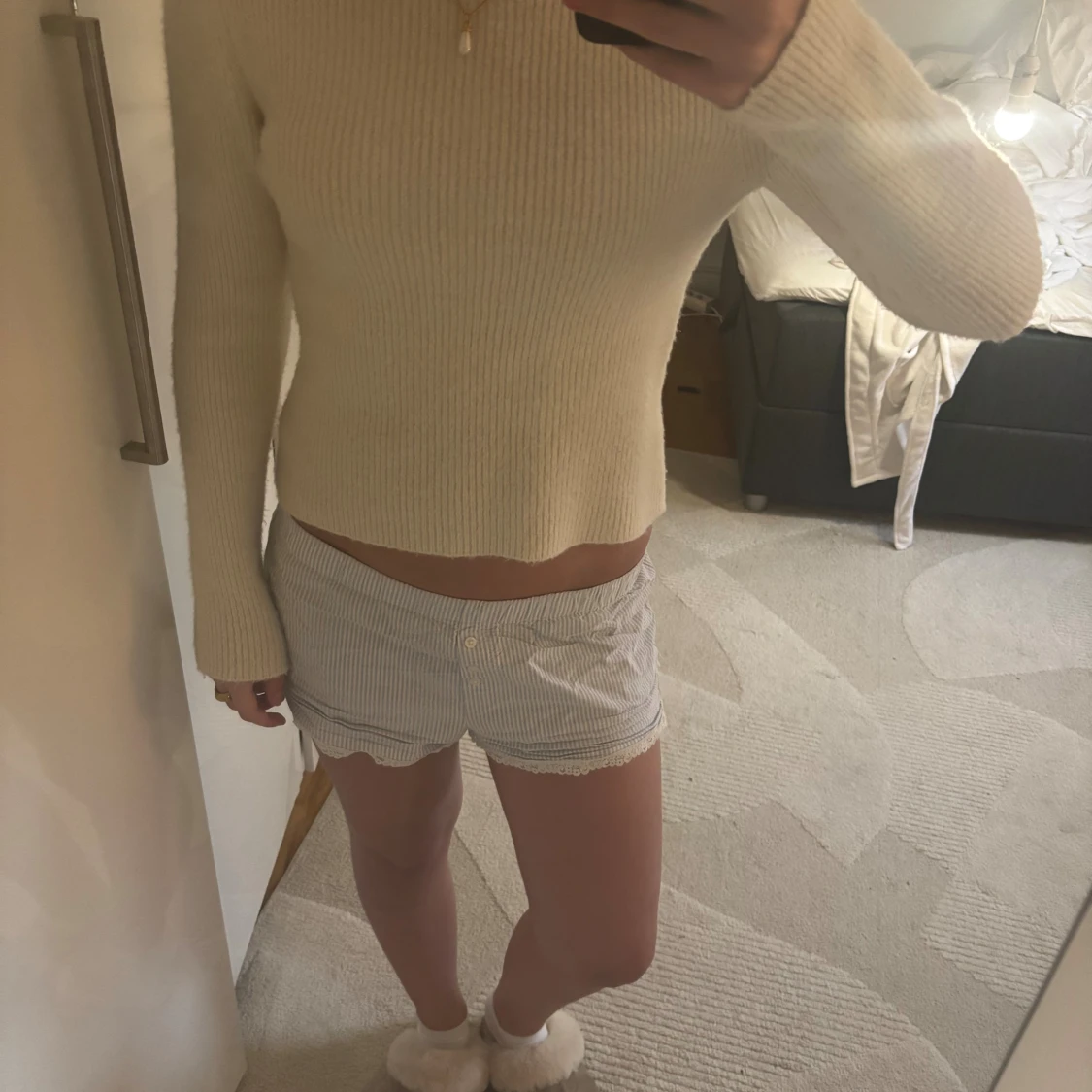 Beige stickad tröja