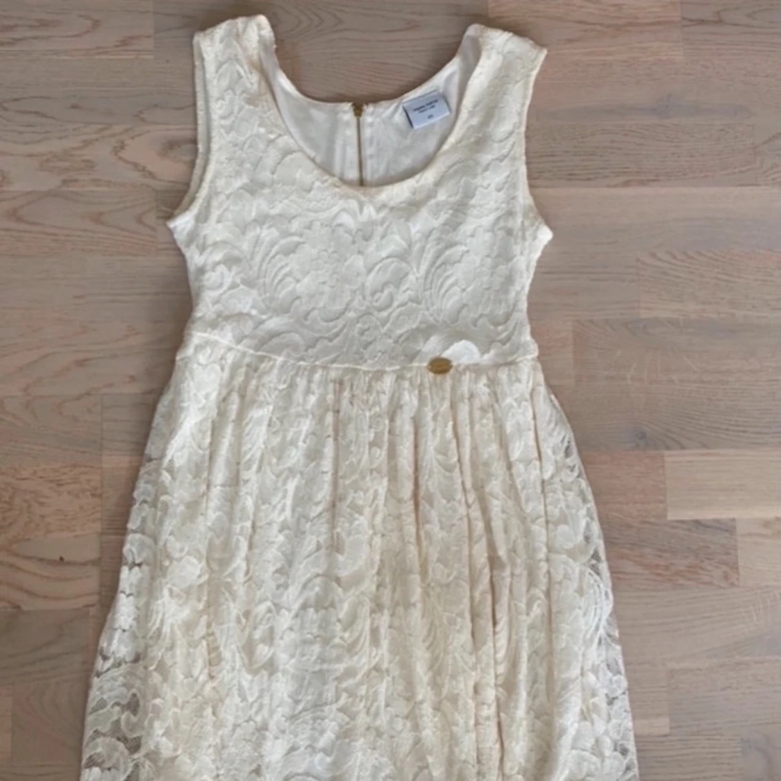 Spetsklänning från Chiara Forthi - 1