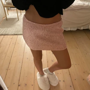 Stickad glitterkjol - Rosa stickad glitter kjol - använd 1 gång