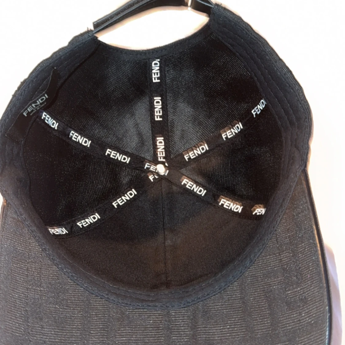 Keps med logotyp - 2