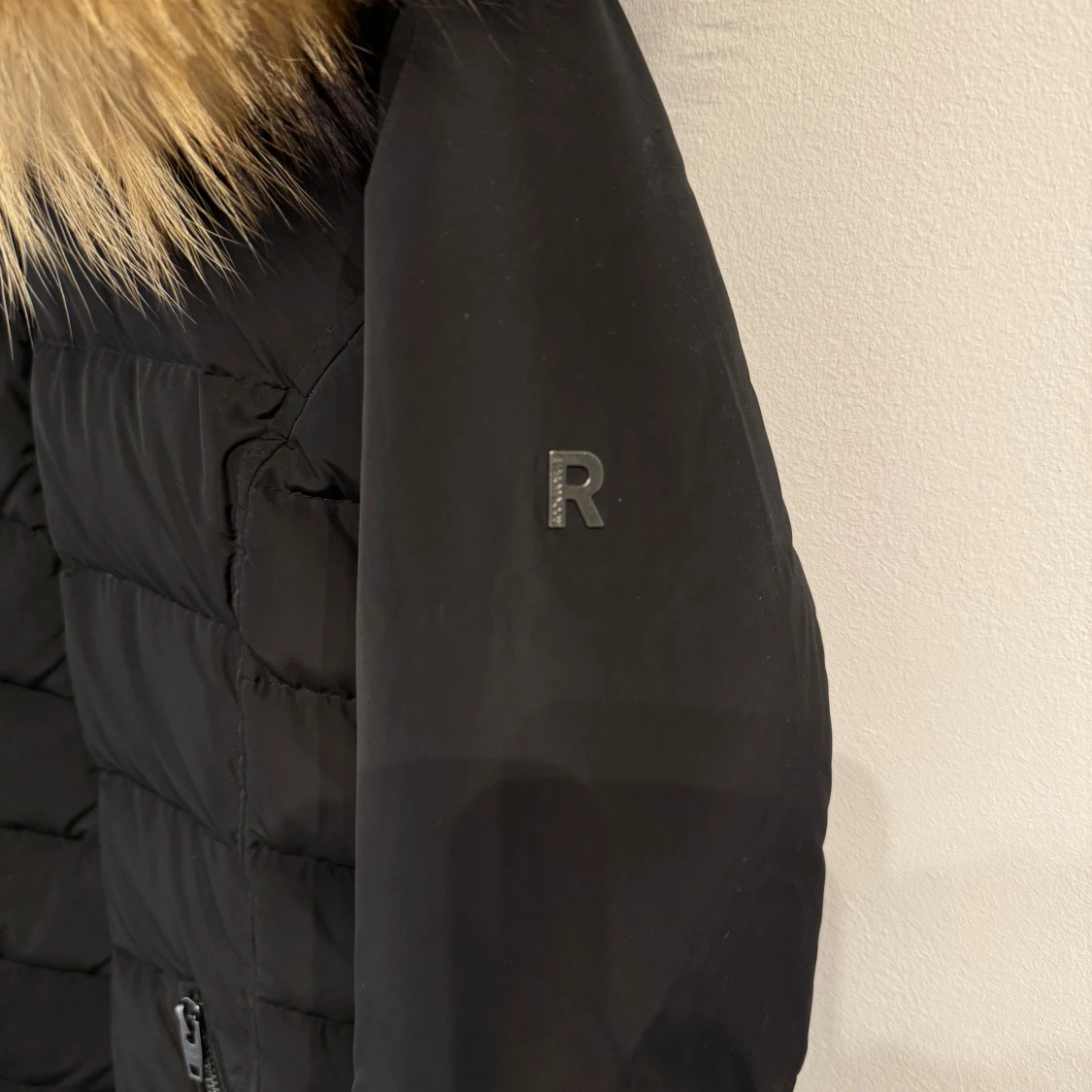 Svart dunjacka från Rockandblue - 2