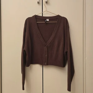 H&M brun stickad kofta - Beskrivning kommer inom kort