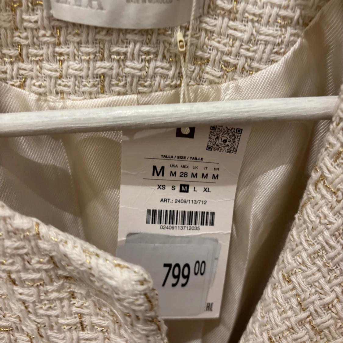 Off-whiite kavaj med guldknappar från Zara - 1