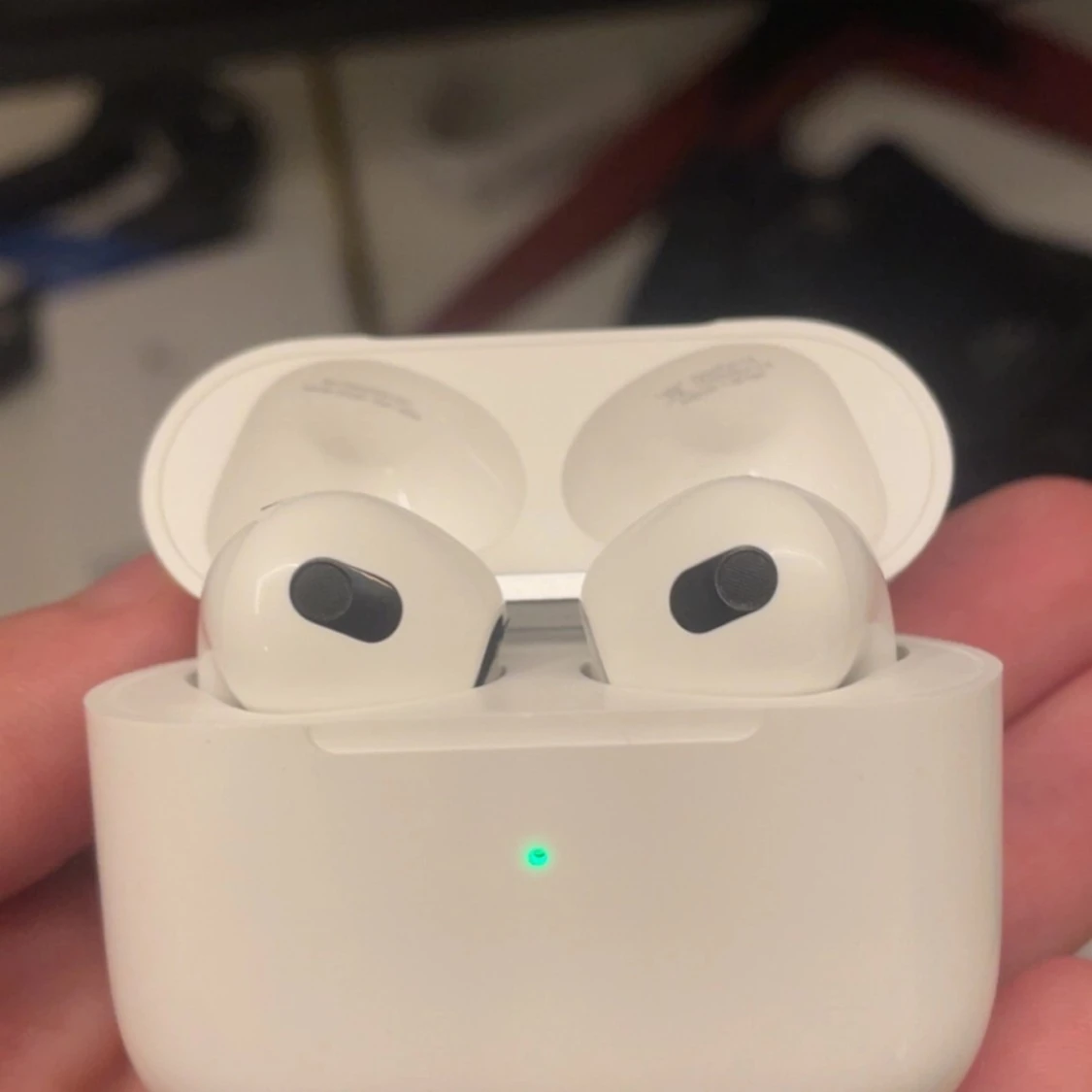 AirPods - 3