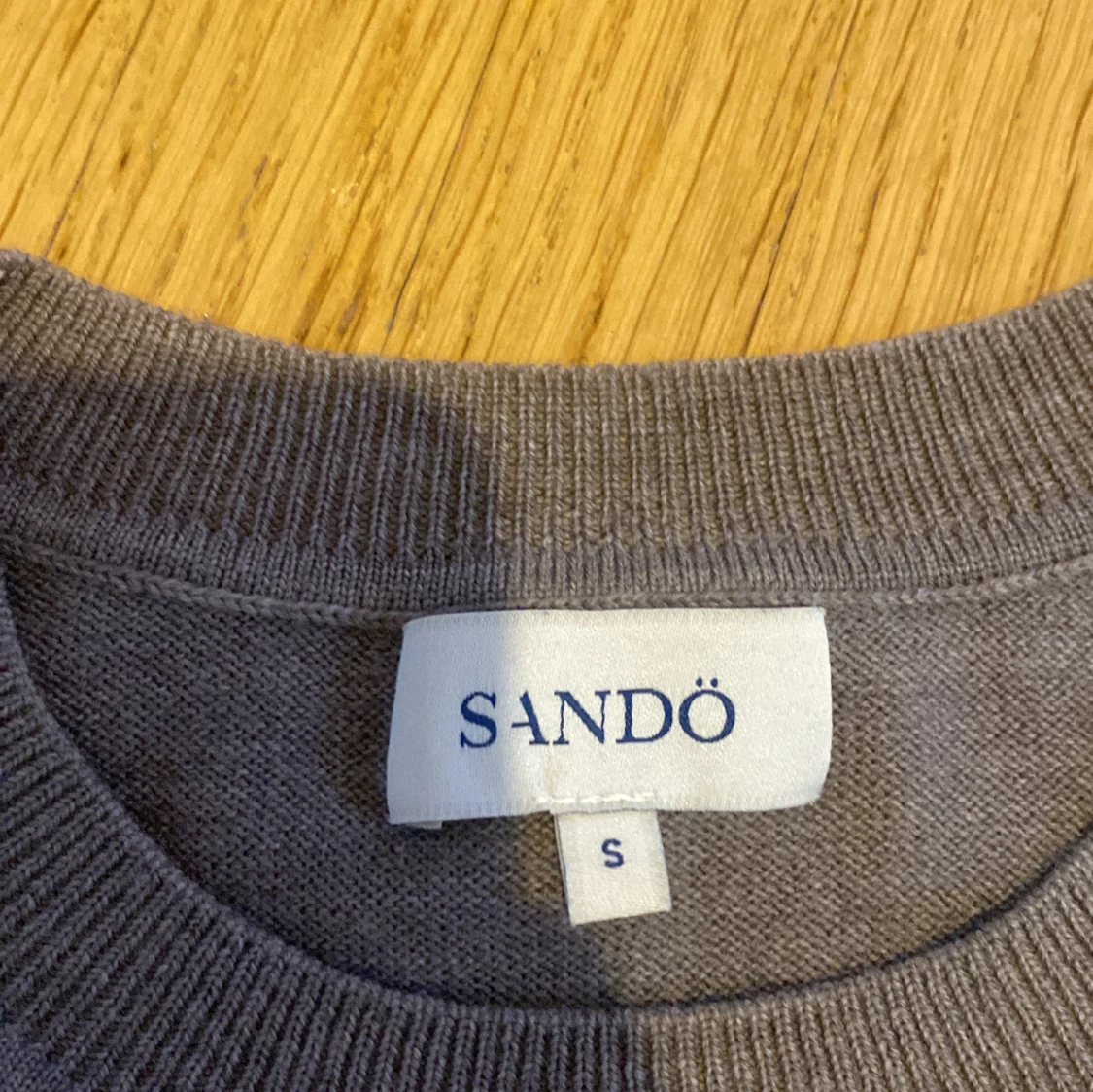 Grå stickad tröja från Sandö - 1