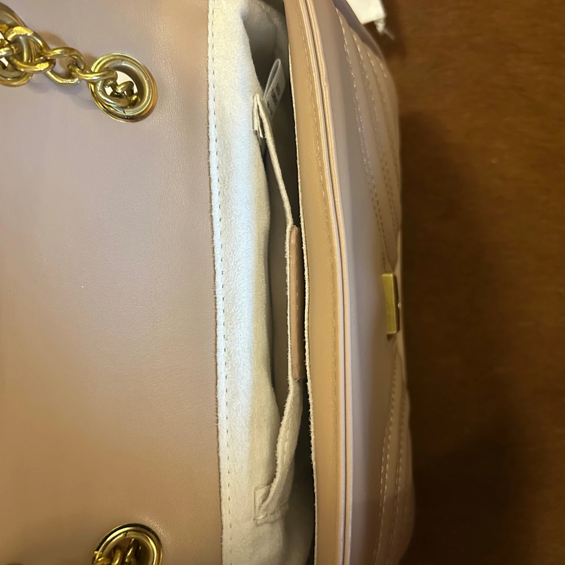 Beige quiltad axelväska från Gucci - 3