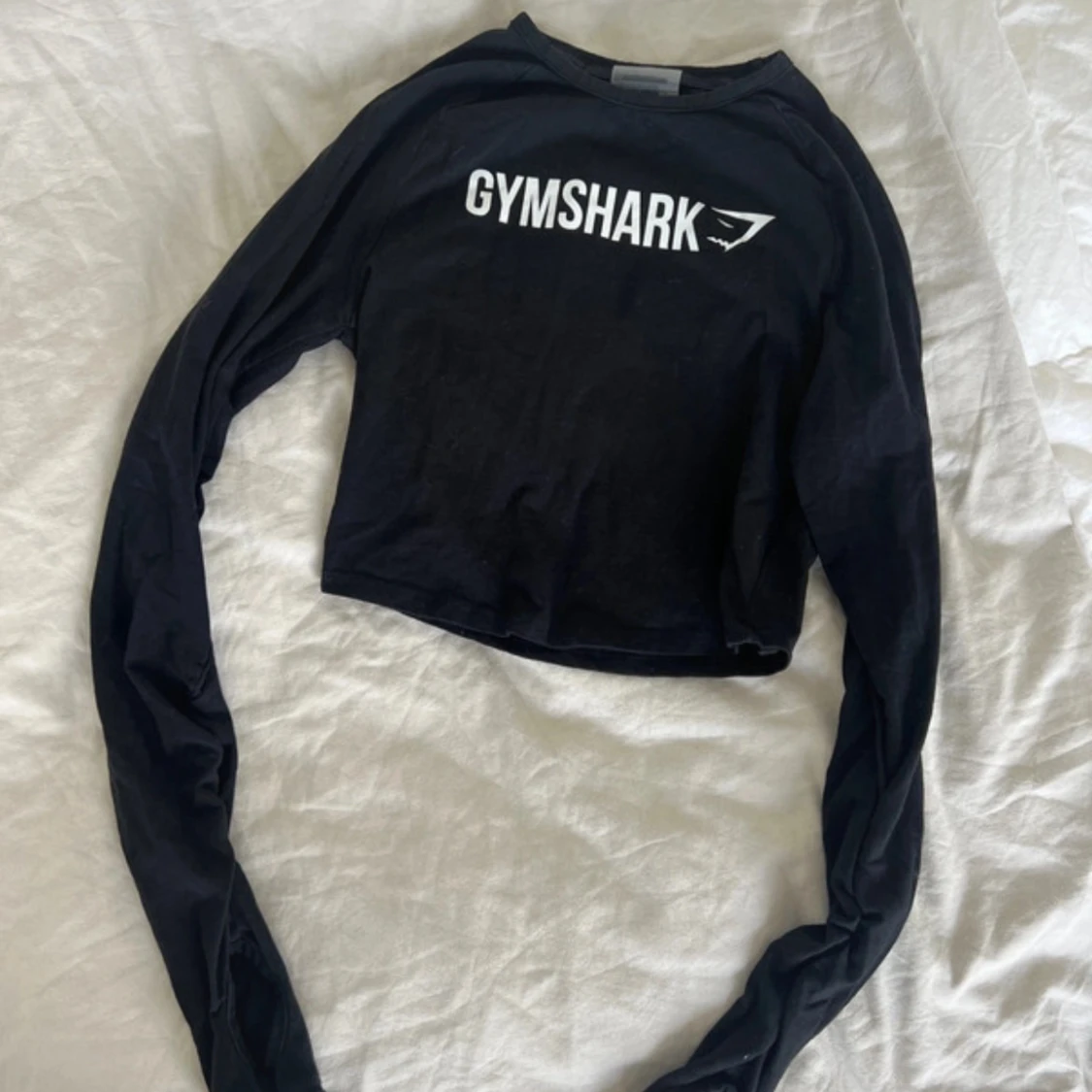 Svart croppad långärmad Gymshark tröja