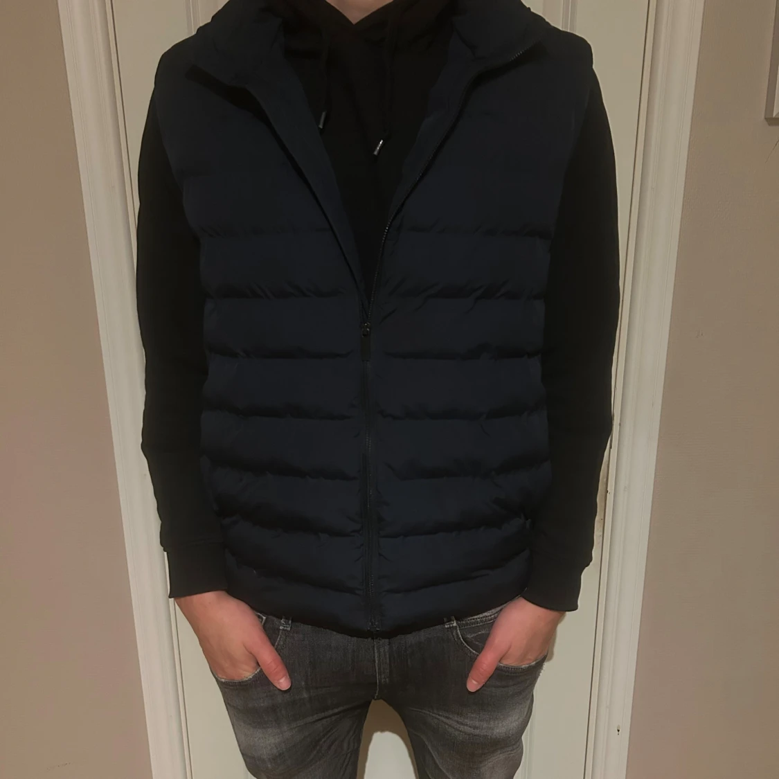 Mörkblå dunväst från Selected Homme