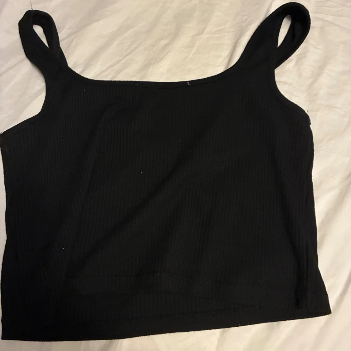 Svart ribbad linnetopp från 157 - 1