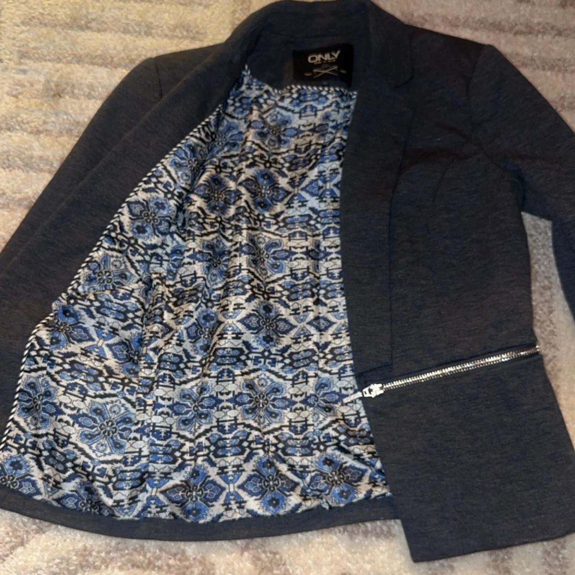 Grå jacka från only  - 1