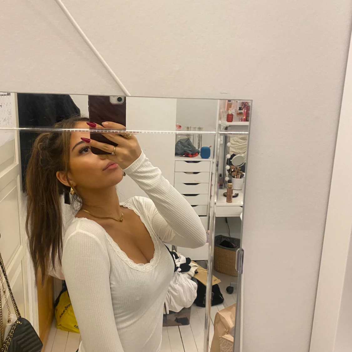 Långärmad vit tröja med spets kant  - 1