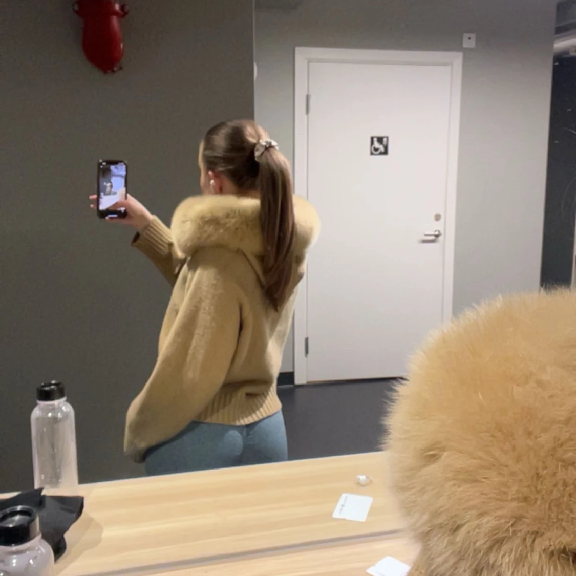 Beige cardigan jacka med päls från alessa - 1