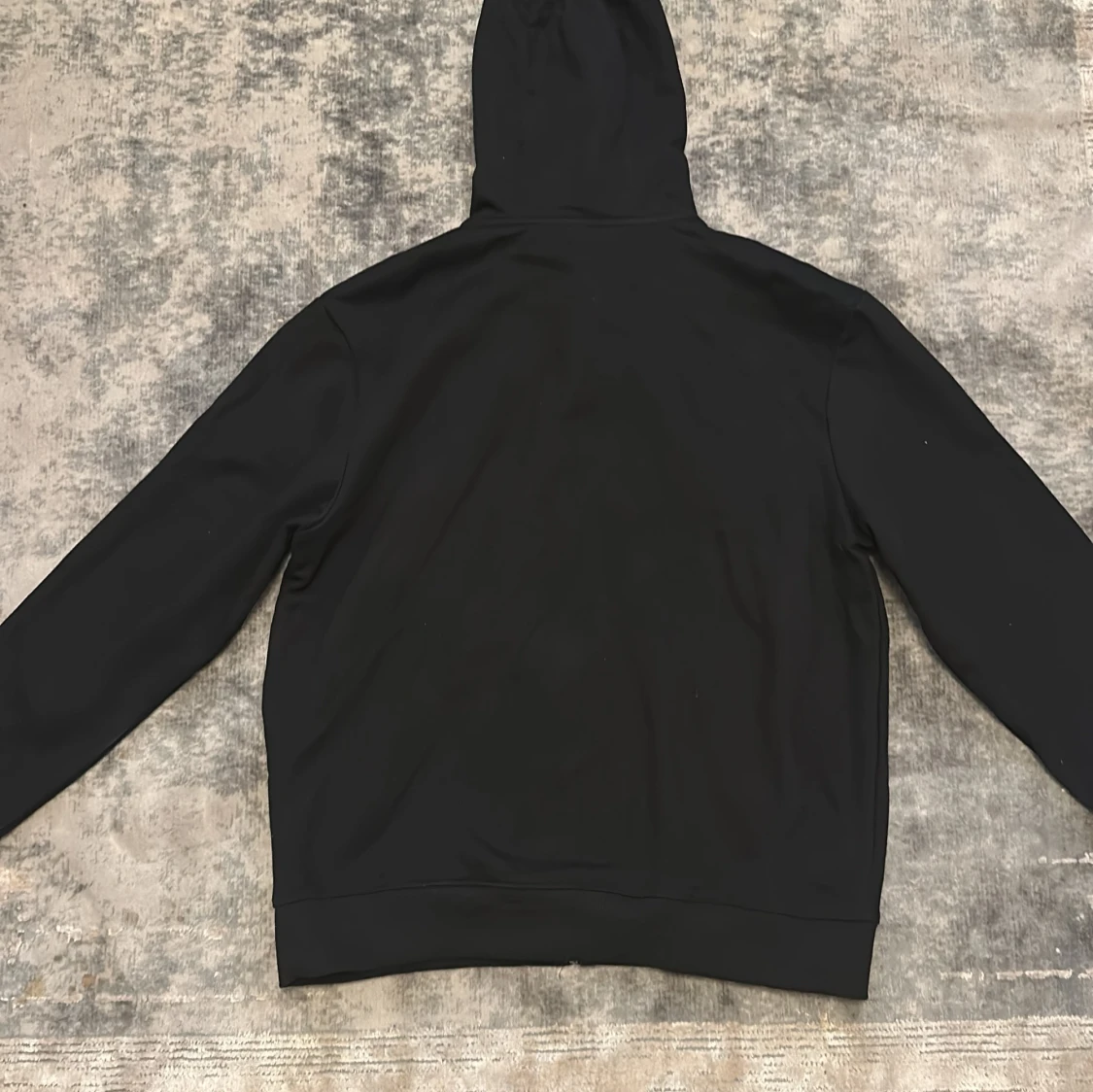 Svart hoodie med rutigt foder Burberry - 1