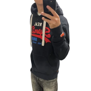 Superdry hoodie - Snygg hoodie från Superdry. Mycket bra skick. Pris kan diskuteras!!