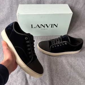 Lanvin skor  - Säljer ett par Lanvins som är i UK 10! Bara skorna medföljer vid köp! Hör gärna av dig om du har frågor! 