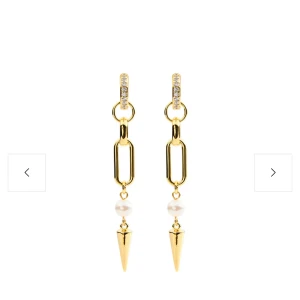 Adora örhängen  - Skit fina örhängen från alva essentials. Helt nya 💕 köptes för 319 på hemsidan💕