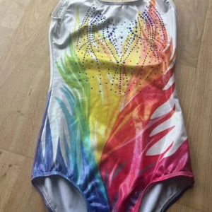 gymnastik dräkt  - gymnastikdräkt, aldrig använd 