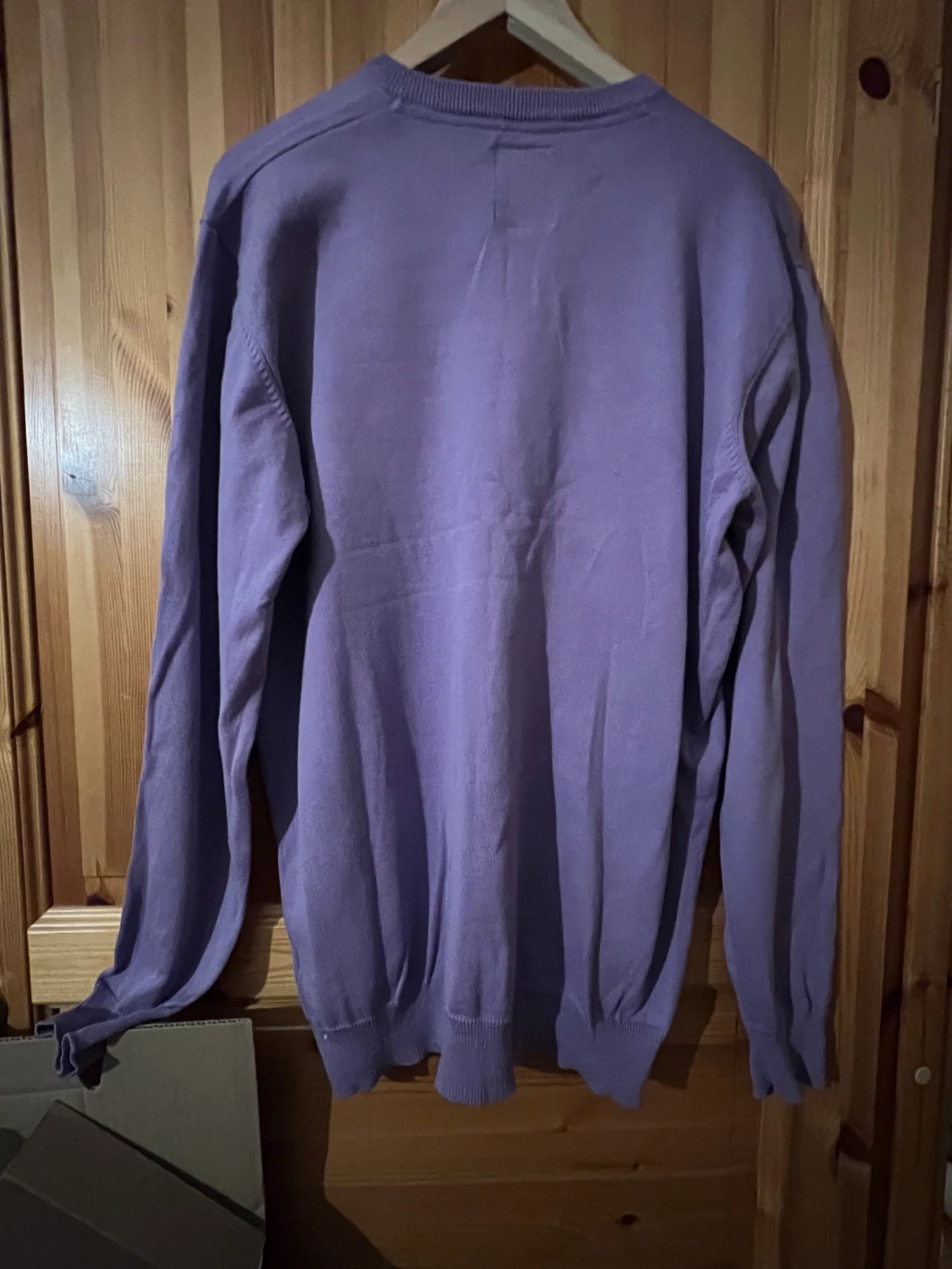 Ljuslila v-ringad tröja Mel Richman XL - 1