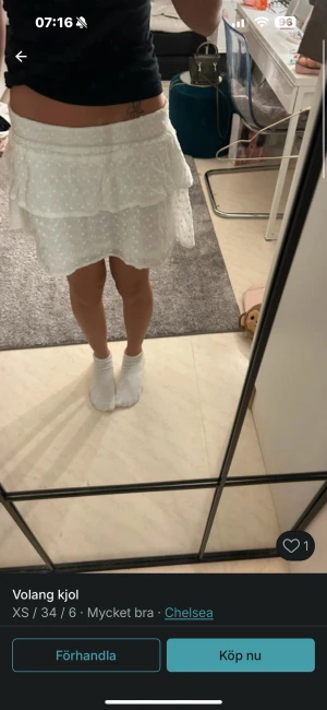 kjol - vit kjol från chelsea i storlek xs aldrig använd 