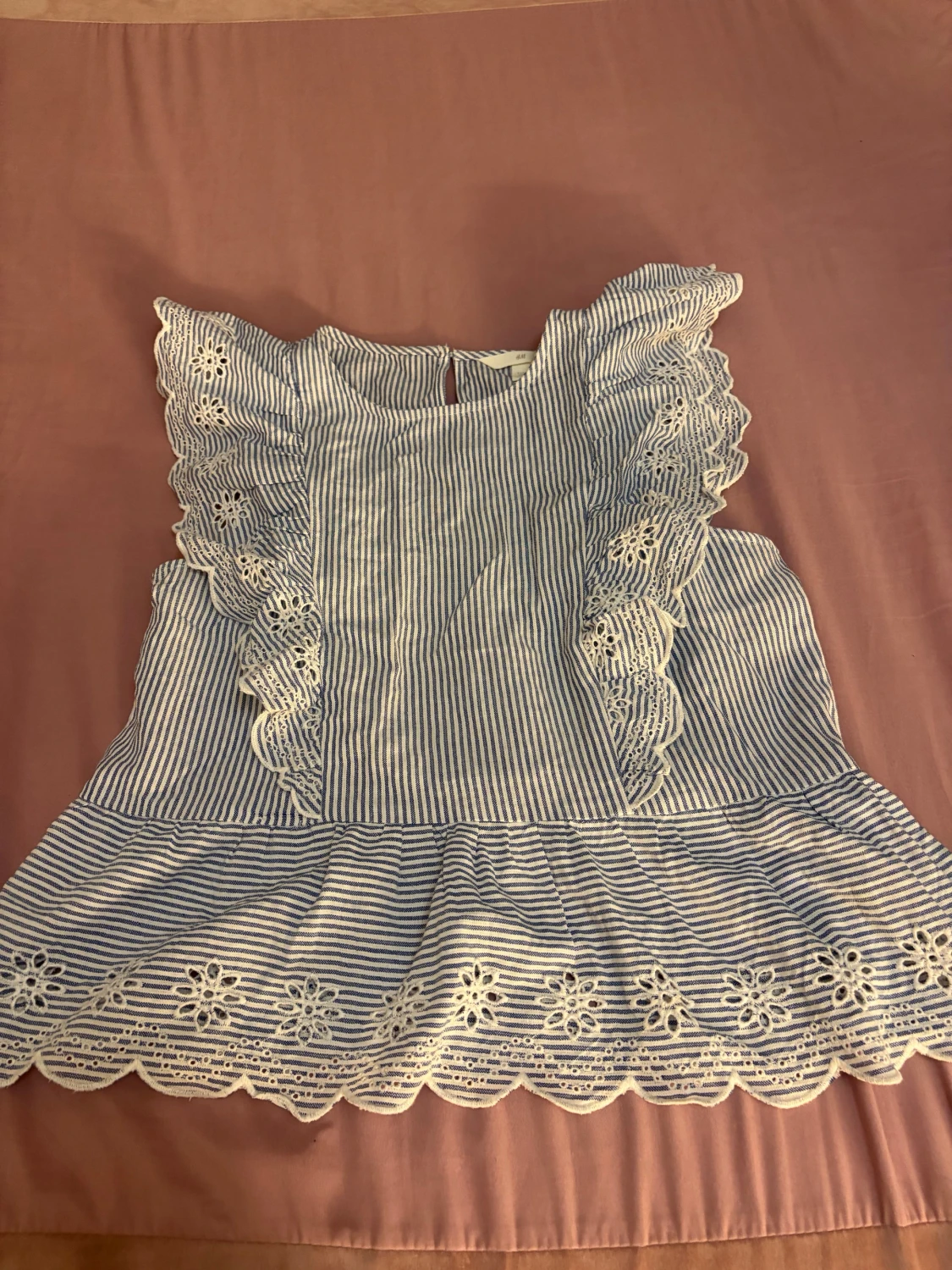 Randig blus med spets från H&M