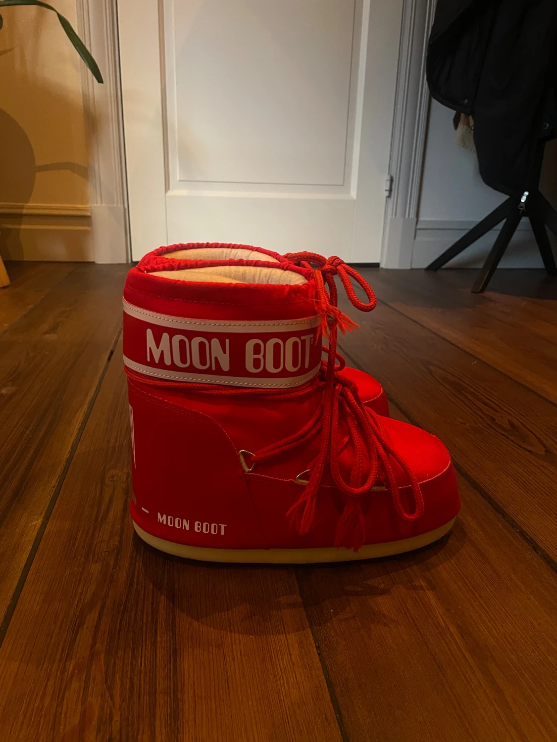 Röda Moon Boot med snörning - 1