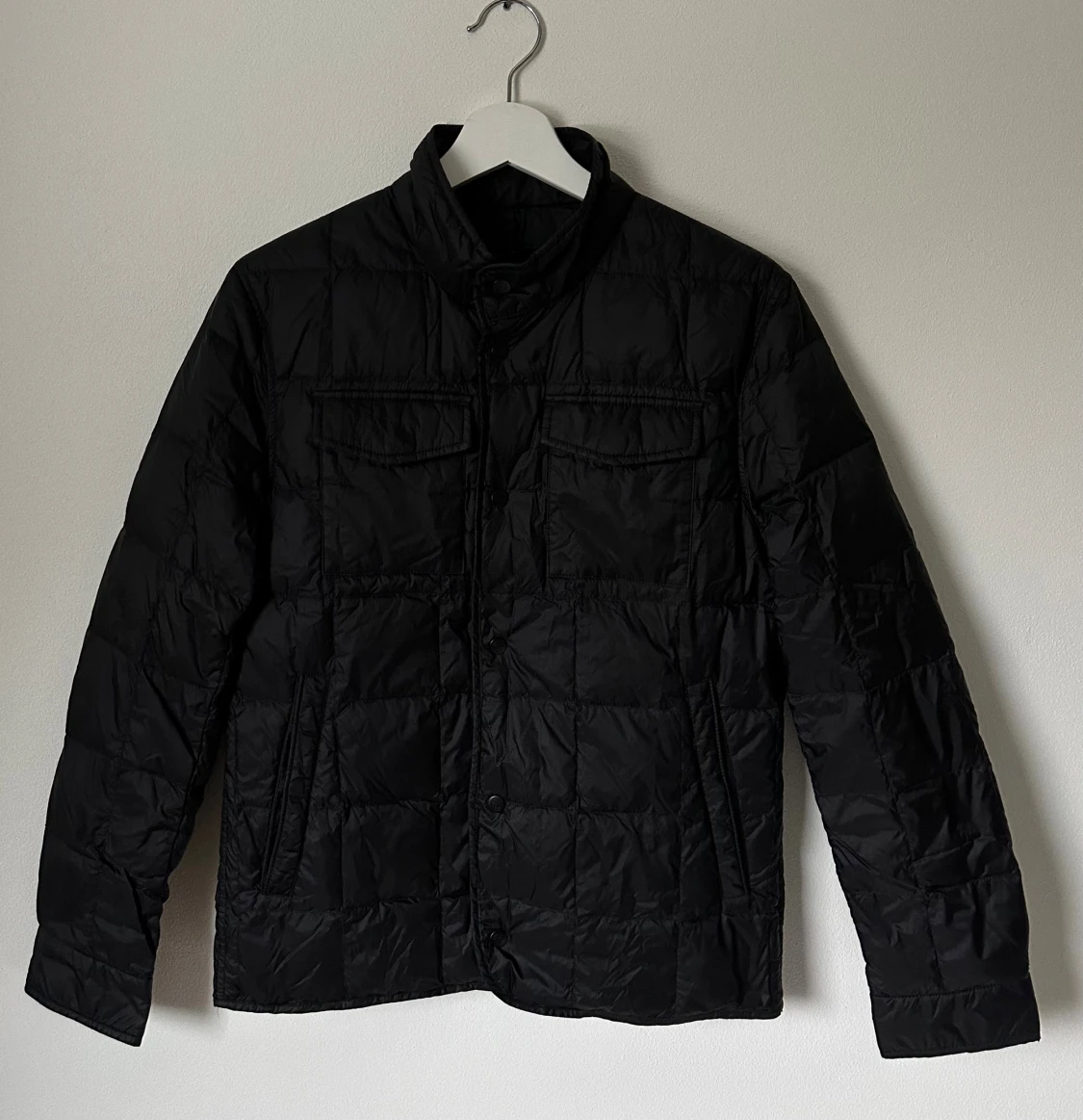 Svart quiltad dunjacka Massimo Dutti