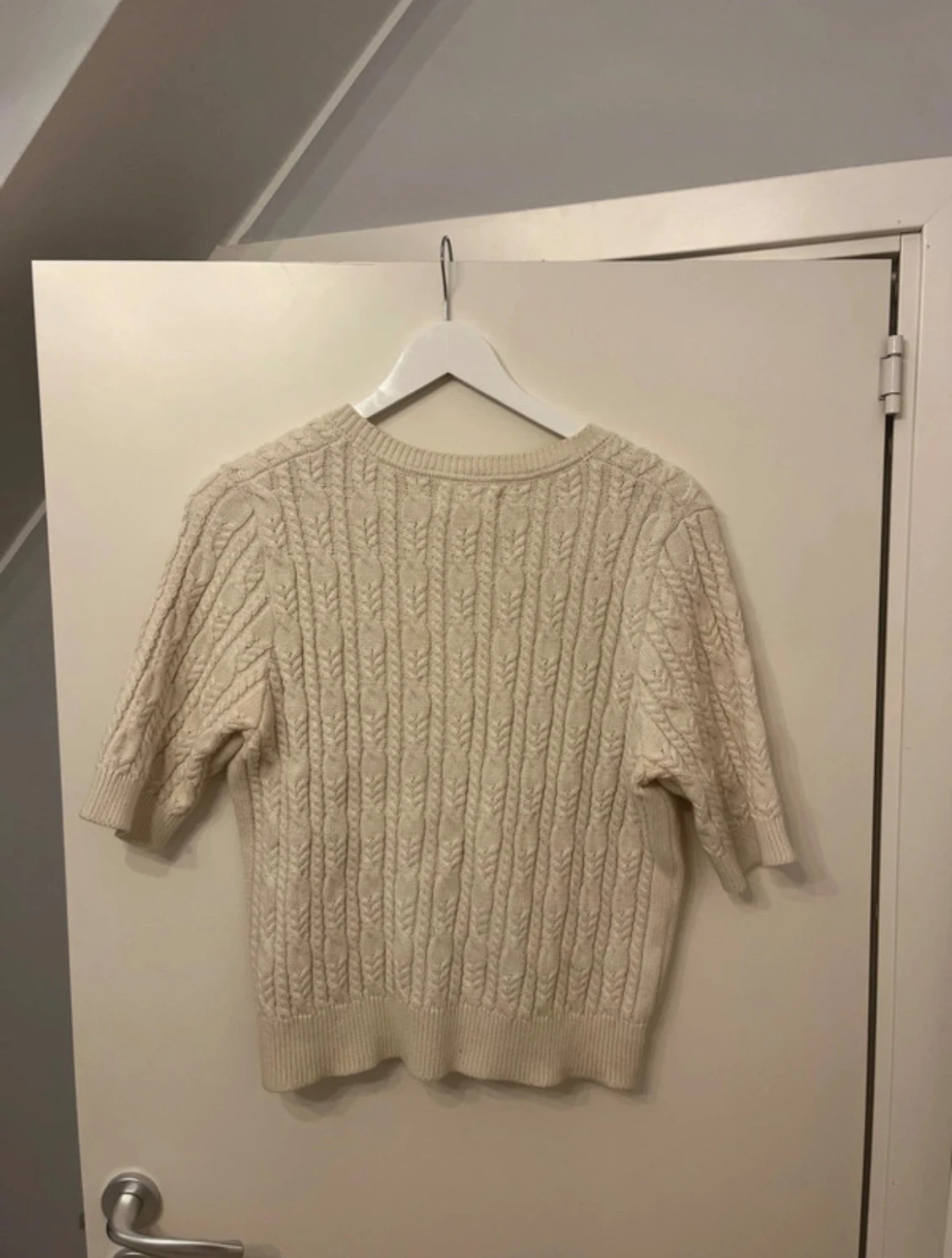 Beige stickad kofta Holly & Whyte - 1